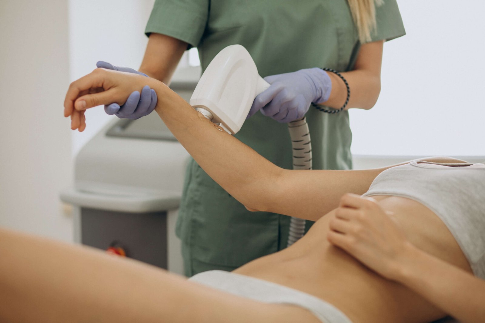 laser epilation hair removal therapy scaled 1